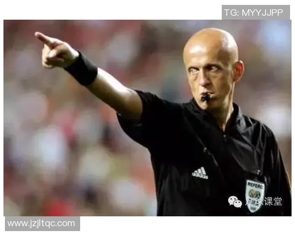 足球特有裁判制度解析与发展趋势探讨及其对比赛公平性的影响